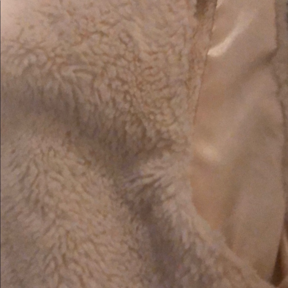 Vest - Picture 3 of 4